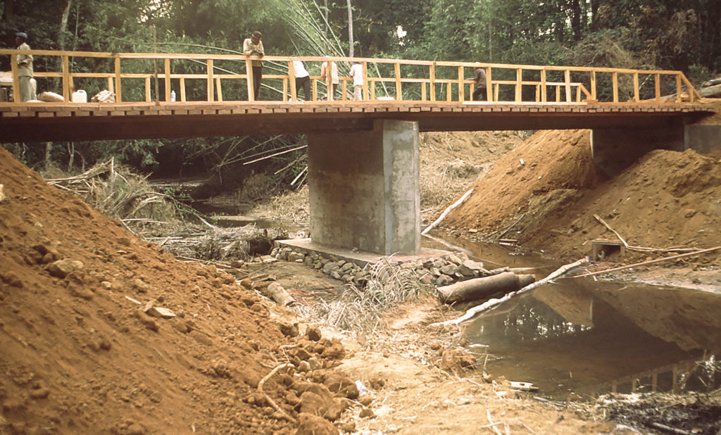 Construction des ponts semi definitifs